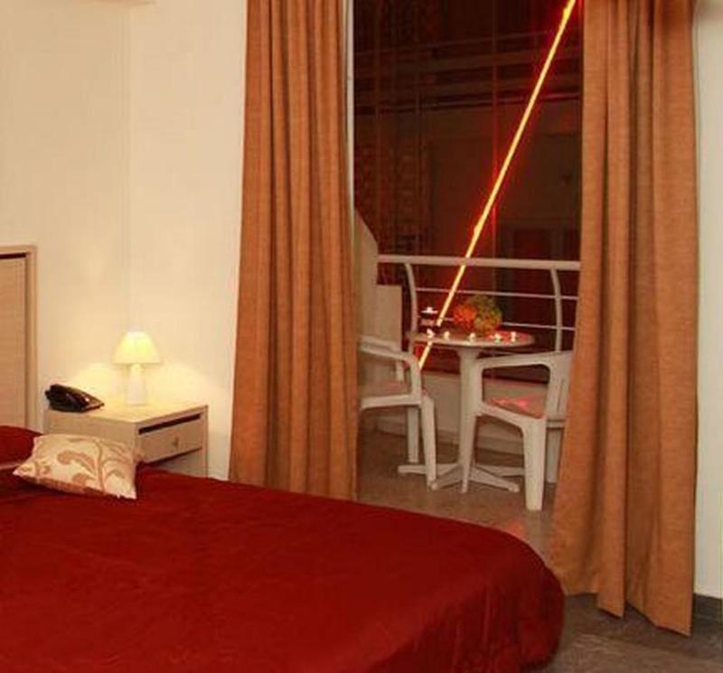 Nancy Hotel Херсонисос Екстериор снимка