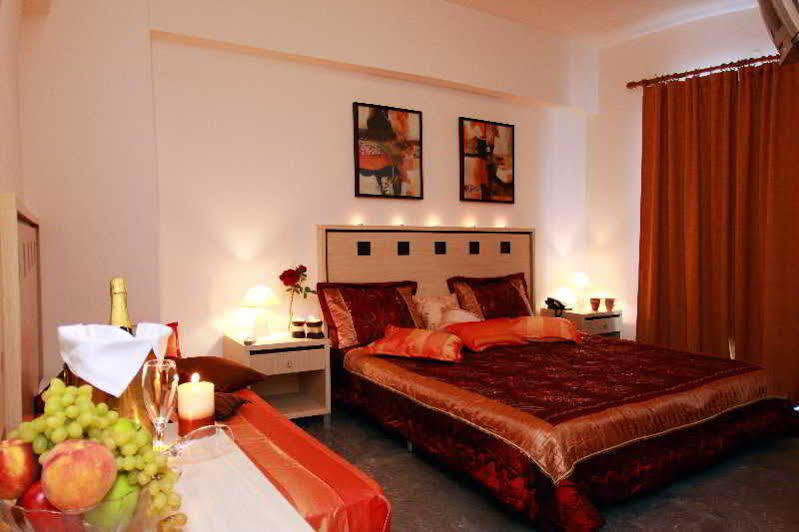 Nancy Hotel Херсонисос Екстериор снимка